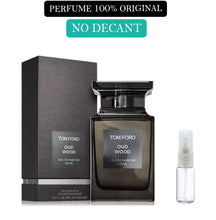 Carregar imagem no visualizador da galeria, Decant do Perfume Tom Ford Oud Wood + 1 Brinde Grátis COD.96325