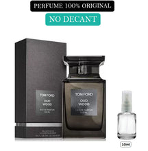Carregar imagem no visualizador da galeria, Decant do Perfume Tom Ford Oud Wood + 1 Brinde Grátis COD.96325
